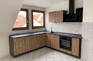 Wohnung mieten in 74072 Heilbronn, Gepflegte 2-Zimmer-Dachgeschosswohnung mit Parkett und Einbauküche in Heilbronn