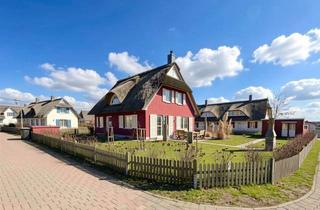Haus kaufen in 23968 Zierow, Reetdachgedecktes Ferienhaus mit 5 Zimmern in Ostseenähe