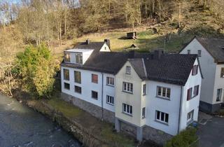 Haus kaufen in 56271 Isenburg, Zweifamilienhaus-Option direkt am Saynbach – flexibel nutzbar