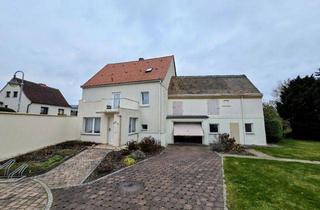Einfamilienhaus kaufen in 06237 Leuna, Charmantes Einfamilienhaus mit Garage, Gartenhaus und Ausbaupotenzial