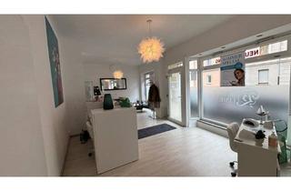 Gewerbeimmobilie kaufen in 86167 Lechhausen, Attraktive Gewerbeeinheit mit großer Schaufensterfront in zentraler Lage