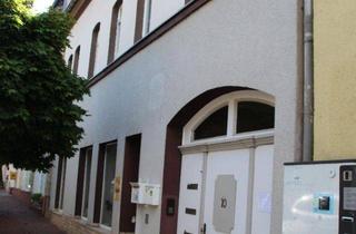 Anlageobjekt in 08499 Mylau, Direkt am Markt ! Gut erhaltenes WGH mit Garage, Sauna uvm. - Prov.Frei.