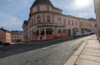Haus kaufen in Straße Des Friedens 24, 08258 Markneukirchen, Teilvermietetes MFH in Markneukirchen – 13 Einheiten mit Entwicklungspotenzial