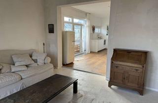 Wohnung mieten in Fritschestraße 43, 10627 Charlottenburg (Charlottenburg), Möblierte Dachgeschosswohnung mit zwei Balkonen in Charlottenburg (befristet auf 3Monate-2 Jahre)