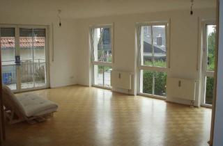Wohnung mieten in Friedrich-Schaal-Straße 40, 72074 Tübingen, Gepflegte 3-Raum-Wohnung mit Balkon, Einbauküche und TG-Stellplatz in Tübingen