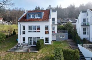 Einfamilienhaus kaufen in 61479 Glashütten, Freistehendes Einfamilienhaus mit viel Platz, tollem Ausblick und Einliegerwohnung in Hanglage