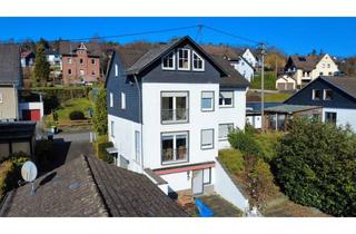 Haus kaufen in 57223 Kreuztal, Viel Platz für Ihre Ideen – Ein- bis Zweifamilienhaus mit großem Grundstück