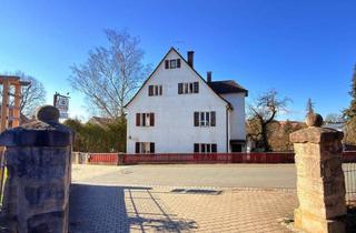Mehrfamilienhaus kaufen in Esperstraße 17, 91080 Uttenreuth, Historisches Mehrfamilienhaus im Ortskern von Uttenreuth – Sanierungs-AfA möglich