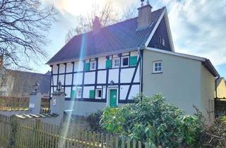 Haus mieten in Unterhebborn, 51467 Bergisch Gladbach, TRAUMHAFTES, FREISTEHENDES FACHWERKHAUS MIT IDYLLISCHEM GARTEN, SAUNA, EINBAUKÜCHE, GARAGE!