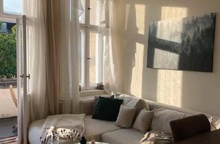 Wohnung kaufen in 12107 Berlin, Berlin - Altbaucharme mit Balkon in Mariendorf