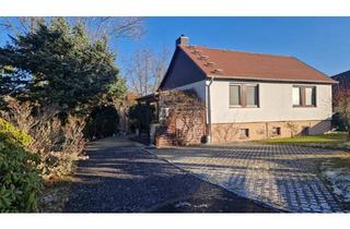 Einfamilienhaus kaufen in 04654 Frohburg, Frohburg - Einfamilienhaus mit großem Gartengrundstück in Frohburg