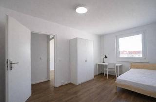 Wohnung kaufen in 12557 Berlin, Berlin - 7,2 % Renditekracher: WG-Kapitalanlage in Berlin 4-Zi
