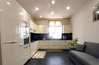 Wohnung kaufen in 85057 Ingolstadt, NEU-Altbauwohnung mit hohen Decken und viel Platz zum Wohnen!