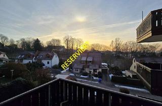 Wohnung kaufen in 09337 Hohenstein-Ernstthal, Gemütliche 2-Raum-Wohnung mit Balkon, Einbauküche und Blick ins Grüne