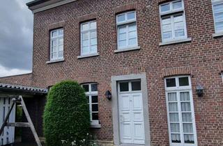 Wohnung kaufen in 41748 Viersen, Hausgefühl im historischen Hof - Eigentumswohnung mit Garten mitten in Viersen!