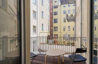 Wohnung kaufen in Viktoriapark, 10965 Kreuzberg, Bezugsfreies Studio mit Balkon im sanierten Altbau am Viktoriapark