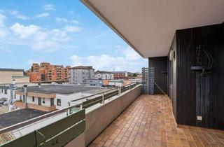 Wohnung kaufen in 79576 Weil am Rhein, Lichtdurchfluteter Wohntraum im Dreiländereck – Modernisiertes Dachgeschoss mit Riesenbalkon