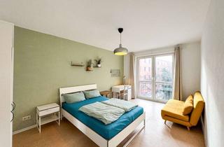 Wohnung kaufen in Storkower Straße 88, 10409 Prenzlauer Berg, Helle, Bezugsfreie 2-Zimmer Wohnung, 2.OG in Prenzlauer Berg