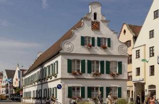 Wohnung mieten in Föhrenstraße, 86551 Aichach, Charmante Altbau-Dachgeschosswohnung mit 100m² am Bahnhof in Aichach-Algertshausen