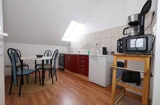 Wohnung mieten in Brüderstraße 31, 08412 Werdau, Dachgeschoss, möblierte 1-Raum-Wohnung mit Tageslichtbad