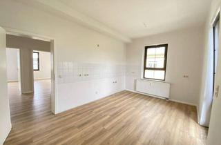 Wohnung mieten in Hauptstr. 170, 09221 Neukirchen, Frei ab 1.7.26 ! 1. OG - EBK Abkauf mögl. - große Küche mit Balkon u.v.m.