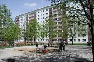 Wohnung mieten in Augsburger Str. 46, 09126 Bernsdorf, 3-Raum Wohnung mit Balkon und Aufzug