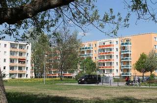 Wohnung mieten in Ernst-Moritz-Arndt-Str. 22, 09130 Sonnenberg, 4-Raum-Wohnung mit Balkon und Aufzug