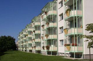 Wohnung mieten in Walter-Gerber-Straße 15, 07551 Zwötzen, 2-Raum-Wohnung in grüner Lage mit Balkon u. Badewanne