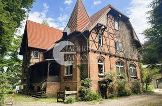 Haus kaufen in 19260 Vellahn, Einzigartiges Forsthaus-Ensemble mit Reitanlage und attraktivem Investmentpotenzial