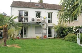 Haus kaufen in 51519 Odenthal, Familienglück mit Pool und Saunahaus in ruhiger Lage !!!