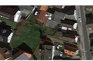 Grundstück zu kaufen in Falterstraße, 63486 Bruchköbel, 2 Baugrundstücke 356m² und 374m² für z.B. DHH 2,5 Geschosse ab 213.600€