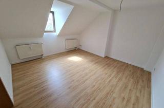 Wohnung mieten in Leipziger Straße 92, 08058 Zwickau, + + + 2,0-Zimmerwohnung mit Einbauküche und Designbelag + + +
