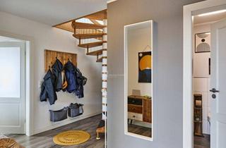 Wohnung kaufen in 19057 Schwerin, Wohnen wie im eigenen Haus: Lichtdurchflutete Maisonette mit USP und 180°-Schwerin-Panorama