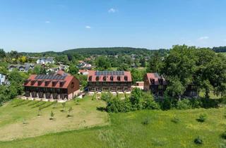 Wohnung kaufen in 82335 Berg, Neubau: Mittelhaus mit privater Liegeinsel in idyllischer Lage und Seeblick