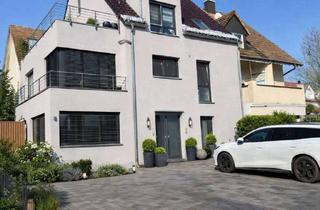 Wohnung kaufen in Bürgermeister-Knötgen-Straße, 97337 Dettelbach, Charmante 3-Zimmer OG Maisonette mit Dachterrasse