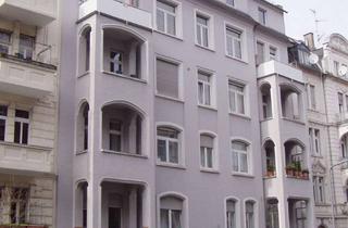 Wohnung mieten in Eltviller Straße, 65197 Wiesbaden, Helle, großzügige 2 ZKB-Altbauwohnung mit 2 Balkonen in zentraler Lage