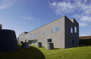 Garagen mieten in Zum Buchwald 4-6, 35463 Fernwald, Stellplatz Auto/Boot/Motorrad in privater, kleiner TG