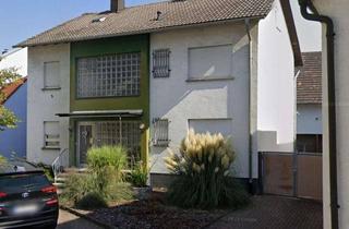 Einfamilienhaus kaufen in Huttenheimerstraße, 76676 Graben-Neudorf, Freistehendes Einfamilienhaus mit großer Scheune und Garten in ruhiger Lage