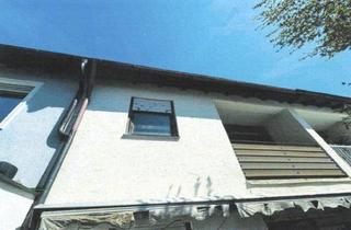 Haus kaufen in 82110 Germering, Sanierungsbedürftige Reihenmittelhaus mit Balkon in Germering - Bieterverfahren