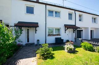 Doppelhaushälfte kaufen in 83109 Großkarolinenfeld, Wohnen mit Möglichkeiten: Doppelhaushälfte mit zwei separaten Wohnungen