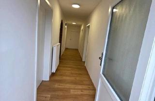 Haus kaufen in 26624 Südbrookmerland, Südbrookmerland - Zwei Häuser in zentraler Lage von Moordorf , Renditeobjekt