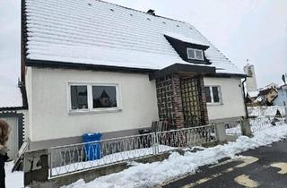 Einfamilienhaus kaufen in 92655 Grafenwöhr, Grafenwöhr - Sanierungsbedürftiges Einfamilienhaus