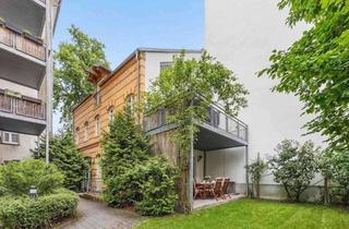 Wohnung kaufen in Bergstrasse 16/17, 10117 Mitte, Wohnung mit Townhouse Charakter - Remise mit offener Galerie und großen Terrassen