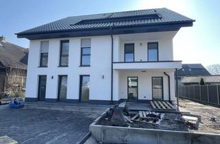 Wohnung kaufen in 33758 Schloß Holte-Stukenbrock, Neubau-Dachgeschoss mit geräumiger Loggia!