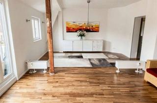 Wohnung kaufen in 60489 Rödelheim, Individuelle Altbau-Dachgeschosswohnung mit Entwicklungspotenzial