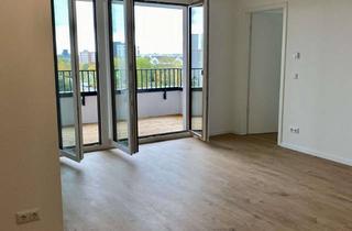 Wohnung mieten in Märkische Allee 312, 12687 Marzahn, Traumhafte 3 Zimmer mit Balkon und Blick auf den Fernsehturm