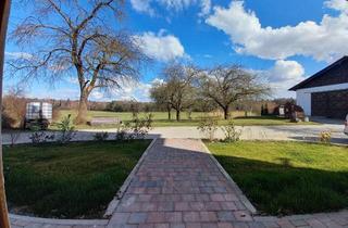 Wohnung mieten in 83104 Tuntenhausen, Besondere 3-Zimmer-Wohnung, saniert, in Alleinlage auf historischem Hof