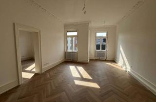 Wohnung mieten in 69115 Weststadt, Große Altbauwohnung mit Balkon in Weststadt-Bestlage - Erstbezug nach umfassender Sanierung
