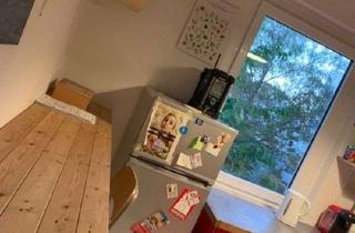 WG-Zimmer mieten in Celler Str. 15, 30161 Mitte, 1 schönes, großes WG-Zimmer in einer 3er-Wohngemeinschaft frei - innenstadtnah!