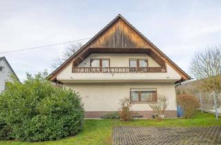 Mehrfamilienhaus kaufen in 51570 Windeck, Mehrfamilienhaus mit großem Garten, Terrasse und Garage